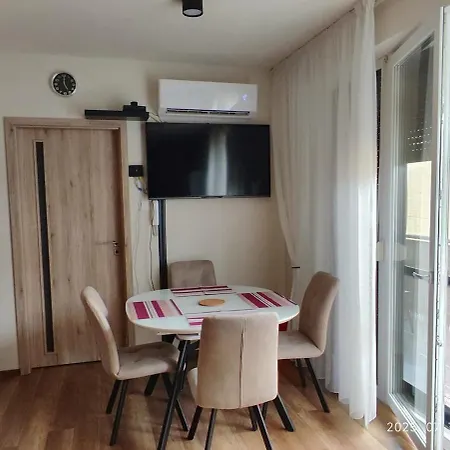 2 Rooms, Living With Elevator アパート セゲド