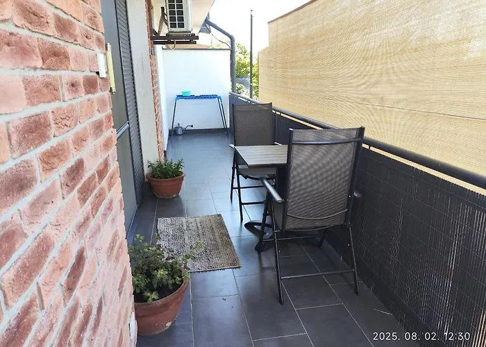 2 Rooms, Living With Elevator *