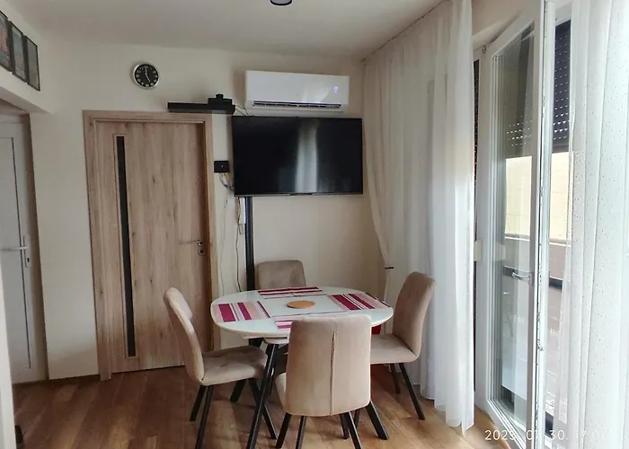 2 Rooms, Living With Elevator アパート セゲド